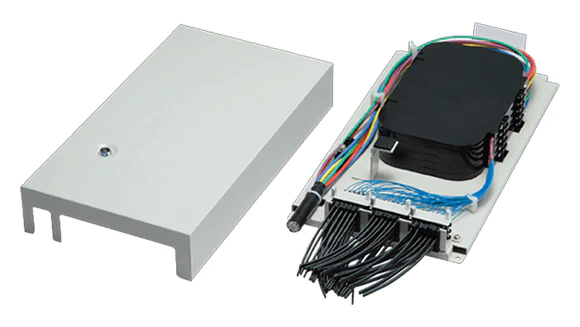 屋内光成端箱（壁取付）FSB