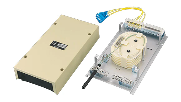 屋内光成端箱（壁取付）FTB-401