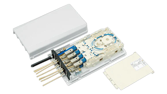 屋外光成端箱（壁取付）FSPHR